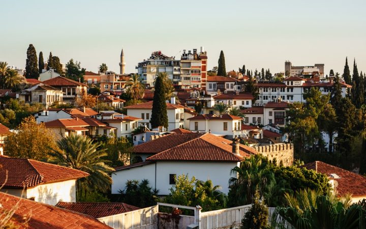 Türkiye, yerel yaşam ve turizm haberleri için Antalya eski kent görünümü